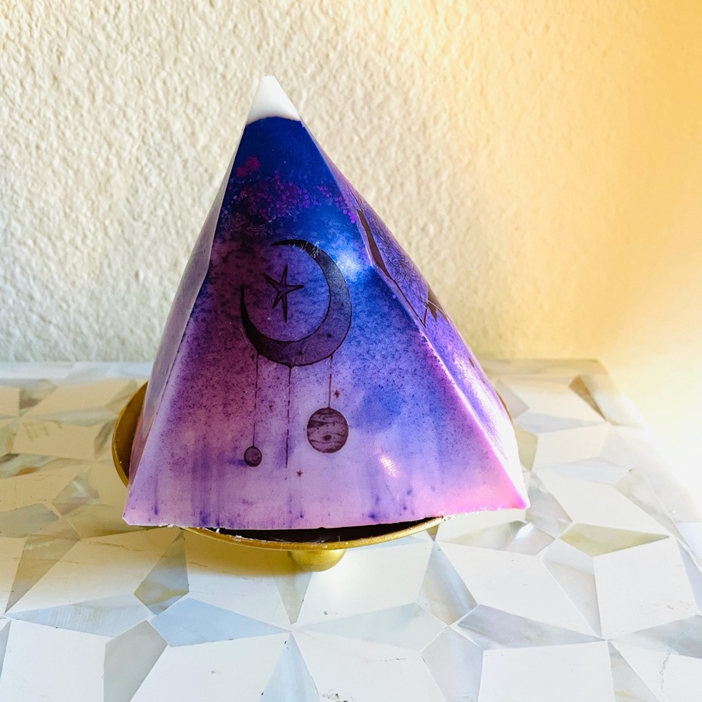 NWT Mountain Moon Blueberry Candle - Picture 3 of 4